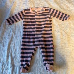 Magnetic feetie pjs onsie baby girl 9 months